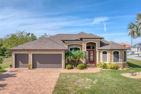 Casa en venta en Port Charlotte, Florida, 3 dormitorios, 195.47 m2 № 992346 - foto 1