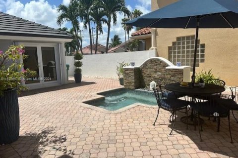 Casa en venta en Miami, Florida, 4 dormitorios, 226.5 m2 № 1282584 - foto 8