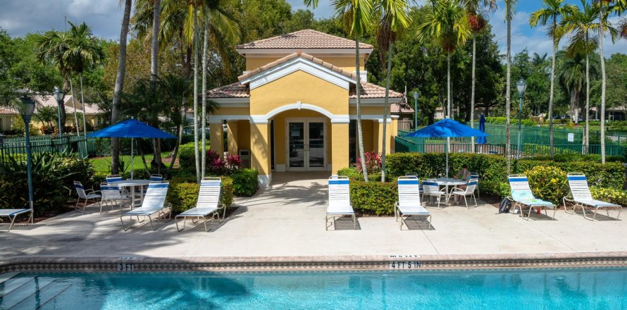 Villa ou maison à Coconut Creek, Floride 3 chambres, 181.72 m2 № 924524