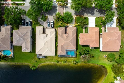 Villa ou maison à vendre à Coconut Creek, Floride: 3 chambres, 181.72 m2 № 924524 - photo 17