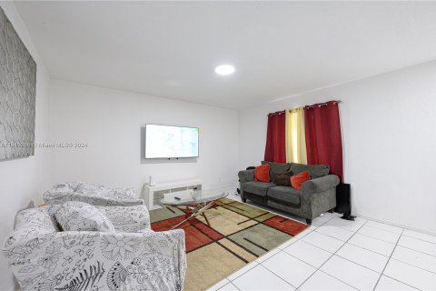 Casa en venta en Florida City, Florida, 3 dormitorios, 115.2 m2 № 1011170 - foto 14