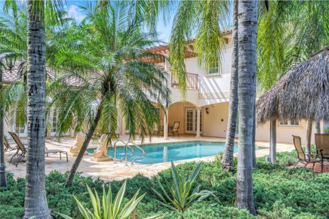 Villa ou maison à vendre à Pinecrest, Floride: 5 chambres, 374.4 m2 № 944365 - photo 27