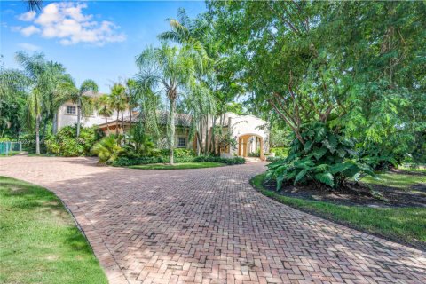 Villa ou maison à vendre à Pinecrest, Floride: 5 chambres, 374.4 m2 № 944365 - photo 11