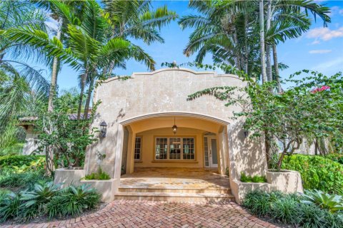 Villa ou maison à vendre à Pinecrest, Floride: 5 chambres, 374.4 m2 № 944365 - photo 14