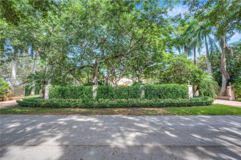 Villa ou maison à vendre à Pinecrest, Floride: 5 chambres, 374.4 m2 № 944365 - photo 7