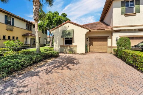 Villa ou maison à louer à Coral Springs, Floride: 3 chambres, 142.88 m2 № 1345590 - photo 2