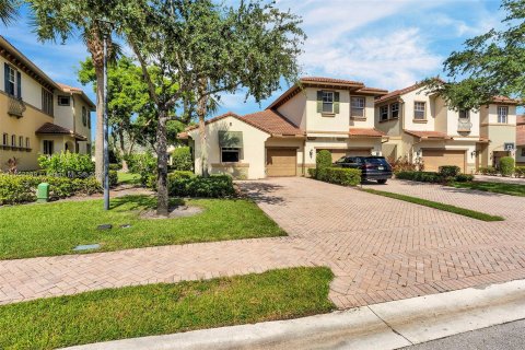 Villa ou maison à louer à Coral Springs, Floride: 3 chambres, 142.88 m2 № 1345590 - photo 3