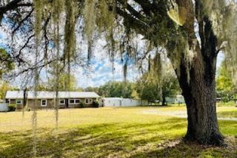 House in Palatka, Florida 3 bedrooms, 155.7 sq.m. № 855741 - photo 1