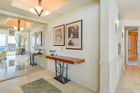 Condo in Sunny Isles Beach, Florida, 4 bedrooms  № 1351927 - photo 2