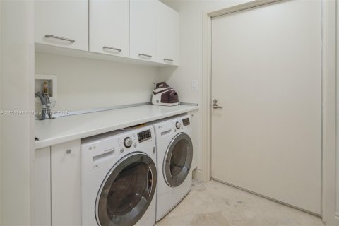 Condo in Sunny Isles Beach, Florida, 4 bedrooms  № 1351927 - photo 26