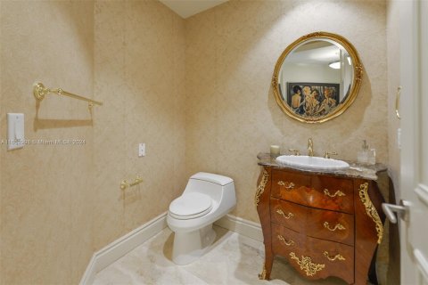 Condo in Sunny Isles Beach, Florida, 4 bedrooms  № 1351927 - photo 25