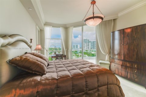 Condo in Sunny Isles Beach, Florida, 4 bedrooms  № 1351927 - photo 28