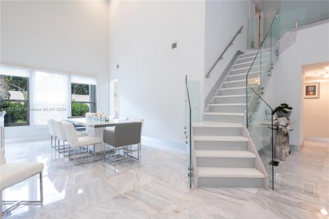 Villa ou maison à louer à Doral, Floride: 6 chambres, 283.54 m2 № 1351926 - photo 8