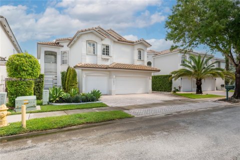 Villa ou maison à louer à Doral, Floride: 6 chambres, 283.54 m2 № 1351926 - photo 3