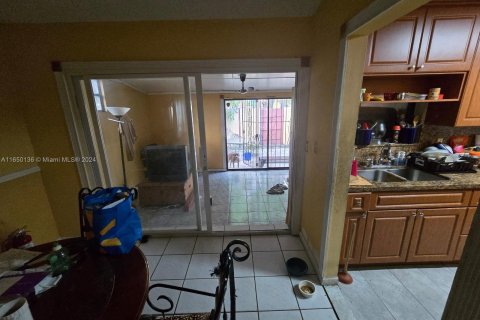 Adosado en venta en Miami, Florida, 3 dormitorios, 100.61 m2 № 1351878 - foto 5