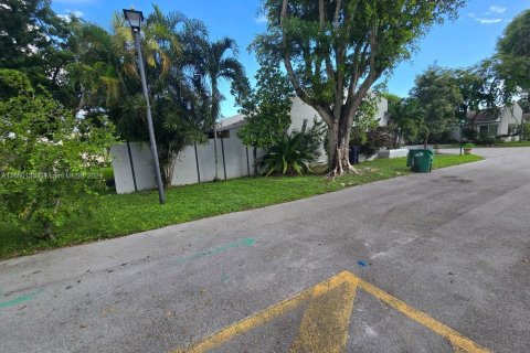 Adosado en venta en Miami, Florida, 3 dormitorios, 100.61 m2 № 1351878 - foto 2