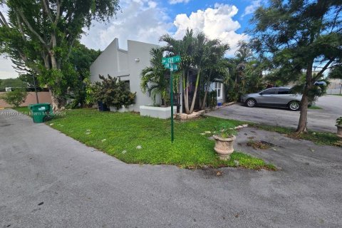 Adosado en venta en Miami, Florida, 3 dormitorios, 100.61 m2 № 1351878 - foto 11