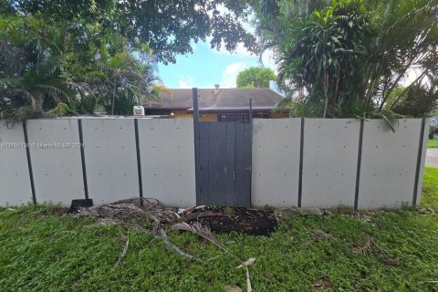 Adosado en venta en Miami, Florida, 3 dormitorios, 100.61 m2 № 1351878 - foto 10