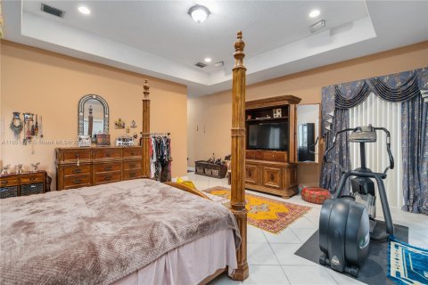 Villa ou maison à vendre à Miami, Floride: 5 chambres, 343.27 m2 № 1351879 - photo 19