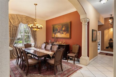 Villa ou maison à vendre à Miami, Floride: 5 chambres, 343.27 m2 № 1351879 - photo 4