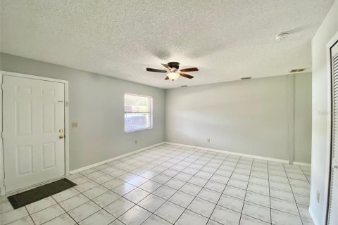 Villa ou maison à louer à Ocala, Floride: 3 chambres, 111.85 m2 № 1356380 - photo 2