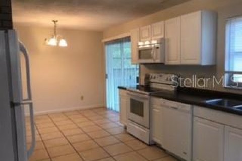 House in DeLand, Florida 4 bedrooms, 130.06 sq.m. № 1430870 - photo 5