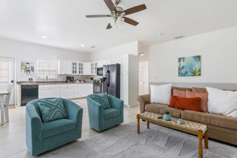 Casa en venta en Vero Beach, Florida, 4 dormitorios, 193.79 m2 № 882555 - foto 16