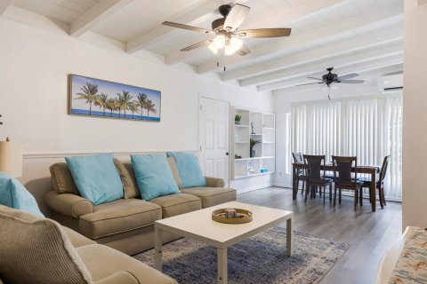 House in Vero Beach, Florida 4 bedrooms, 193.79 sq.m. № 882555 - photo 28
