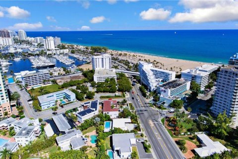 Villa ou maison à louer à Fort Lauderdale, Floride: 4 chambres, 218.32 m2 № 764479 - photo 4