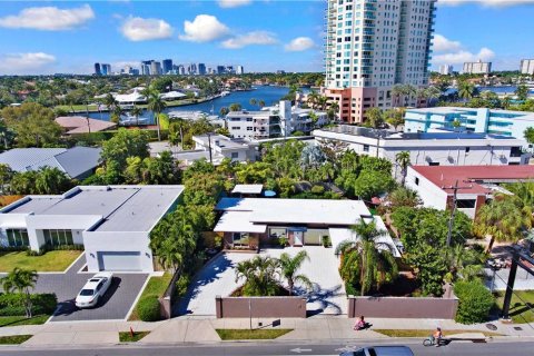 Villa ou maison à louer à Fort Lauderdale, Floride: 4 chambres, 218.32 m2 № 764479 - photo 5