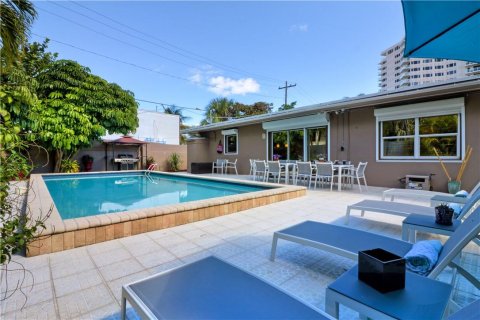 Villa ou maison à louer à Fort Lauderdale, Floride: 4 chambres, 218.32 m2 № 764479 - photo 23