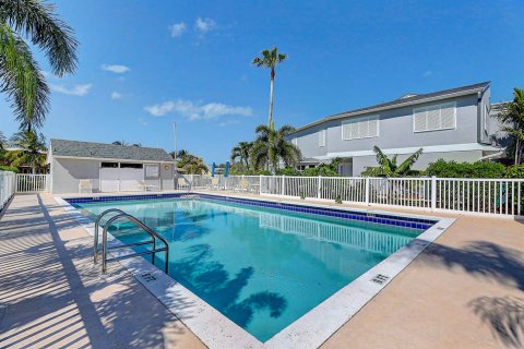 Touwnhouse à vendre à Hutchinson Island South, Floride: 3 chambres, 163.51 m2 № 924022 - photo 8