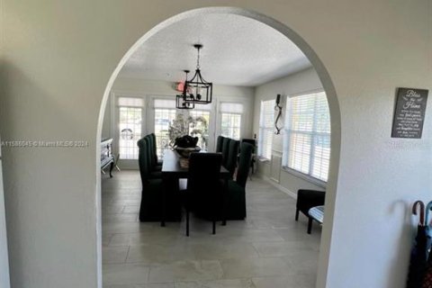 Villa ou maison à vendre à North Port, Floride: 5 chambres, 338.44 m2 № 1408054 - photo 28