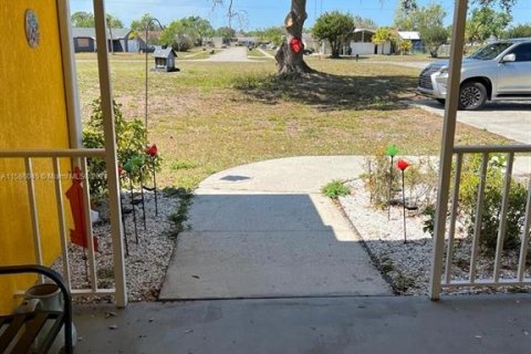 Casa en venta en North Port, Florida, 5 dormitorios, 338.44 m2 № 1408054 - foto 5