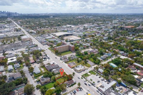 Propiedad comercial en venta en Miami, Florida № 822875 - foto 4