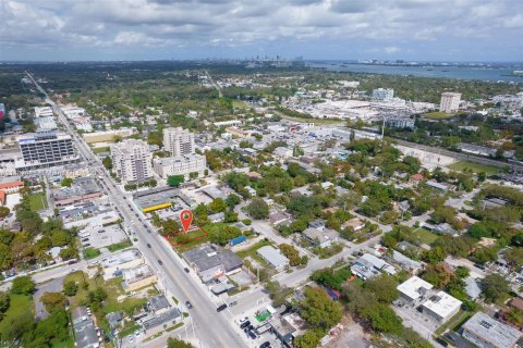 Propiedad comercial en venta en Miami, Florida № 822875 - foto 5