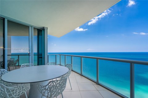 Condominio en venta en Sunny Isles Beach, Florida, 4 dormitorios, 405.05 m2 № 515230 - foto 2