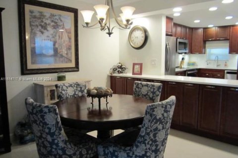 Condominio en venta en Pembroke Pines, Florida, 2 dormitorios, 108.7 m2 № 1236301 - foto 4