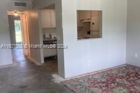 Condominio en venta en Palm Springs, Florida, 1 dormitorio, 61.32 m2 № 1236302 - foto 11