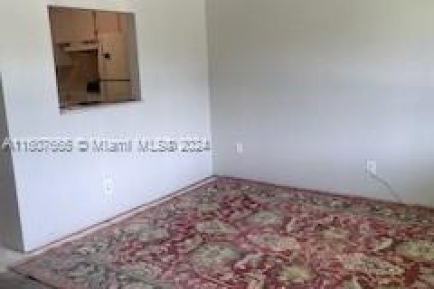 Condominio en venta en Palm Springs, Florida, 1 dormitorio, 61.32 m2 № 1236302 - foto 10