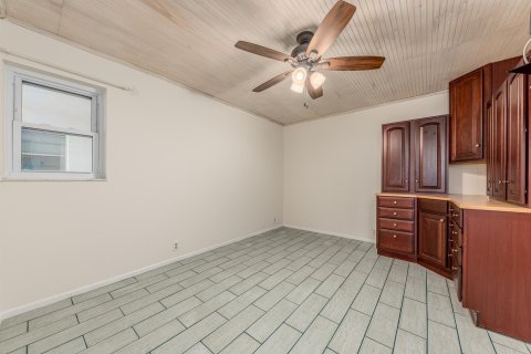 Condominio en venta en Jensen Beach, Florida, 1 dormitorio, 60.2 m2 № 438294 - foto 9