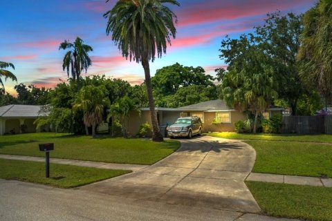 House in Sarasota, Florida 3 bedrooms, 201.04 sq.m. № 1347292 - photo 26