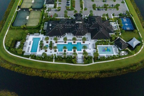 House in Boca Raton, Florida 5 bedrooms, 436.83 sq.m. № 1092339 - photo 20