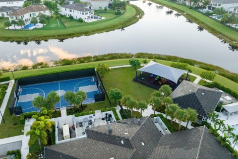 House in Boca Raton, Florida 5 bedrooms, 436.83 sq.m. № 1092339 - photo 25