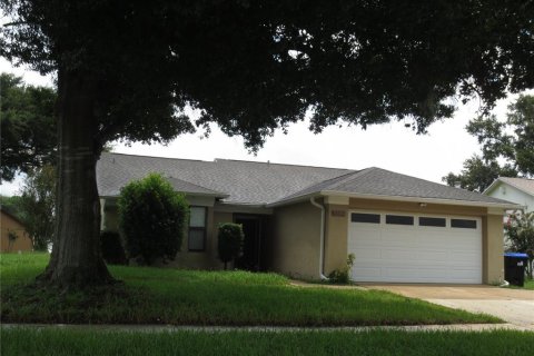 House in Orlando, Florida 3 bedrooms, 116.22 sq.m. № 1402214 - photo 1