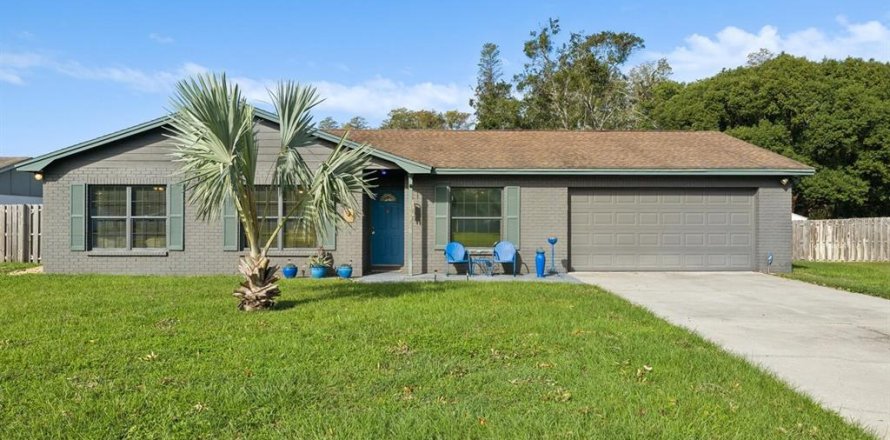 House in Tampa, Florida 3 bedrooms, 155.15 sq.m. № 1402318