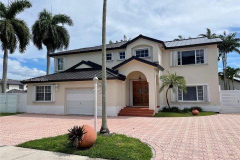 Casa en venta en Miami, Florida, 5 dormitorios, 265.14 m2 № 1404676 - foto 1