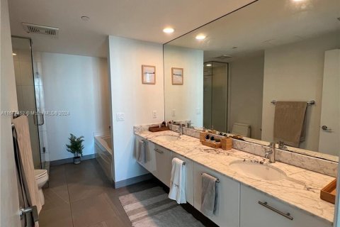 Condominio en venta en Miami, Florida, 2 dormitorios, 103.21 m2 № 1404674 - foto 14