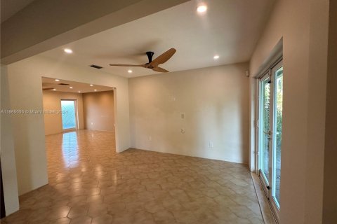 Villa ou maison à louer à Dania Beach, Floride: 2 chambres, 113.99 m2 № 1377481 - photo 5