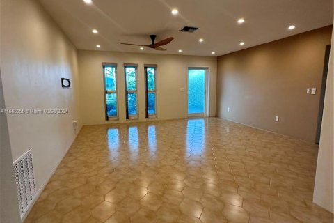 Villa ou maison à louer à Dania Beach, Floride: 2 chambres, 113.99 m2 № 1377481 - photo 7